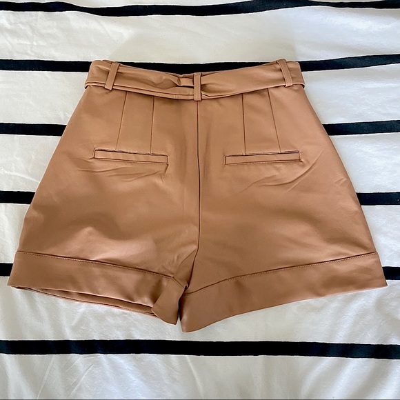 NWT Express camel faux leather paperbag shorts - Picture 4 of 5